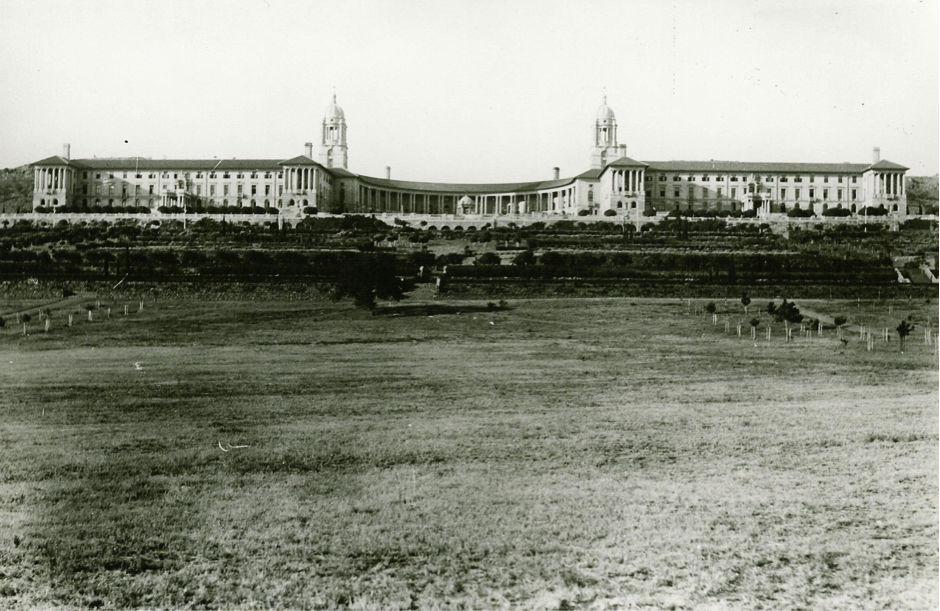 union-buildings-and-gardens-1920-via-arra